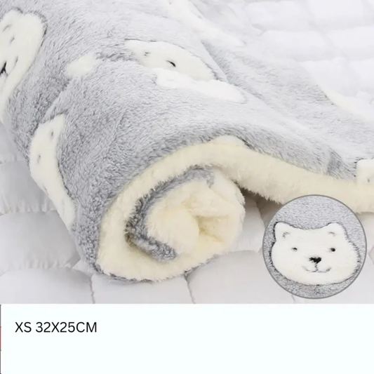 DreamNest Calming Cat Throw - Plush Comfort